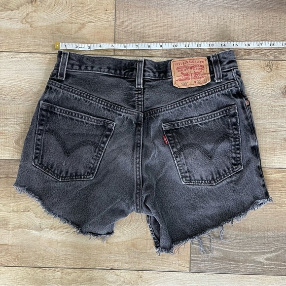 Levis Jeans Womens Size 505 Cut Offs Shorts Ripped - Picture 1 of 7